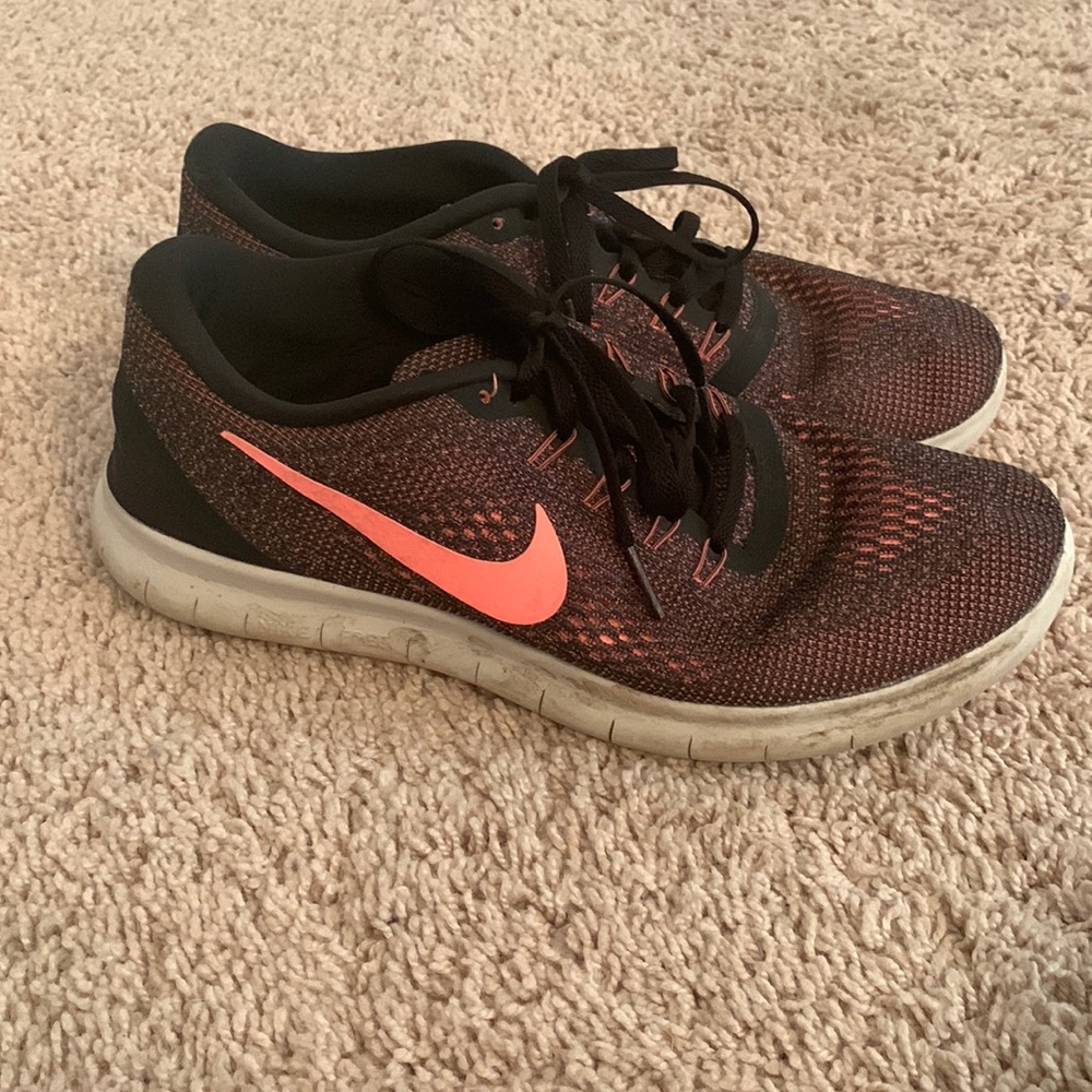 Nike tennis shoes